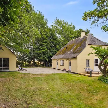 Secluded In Idyllic Surroundings * Harpelunde